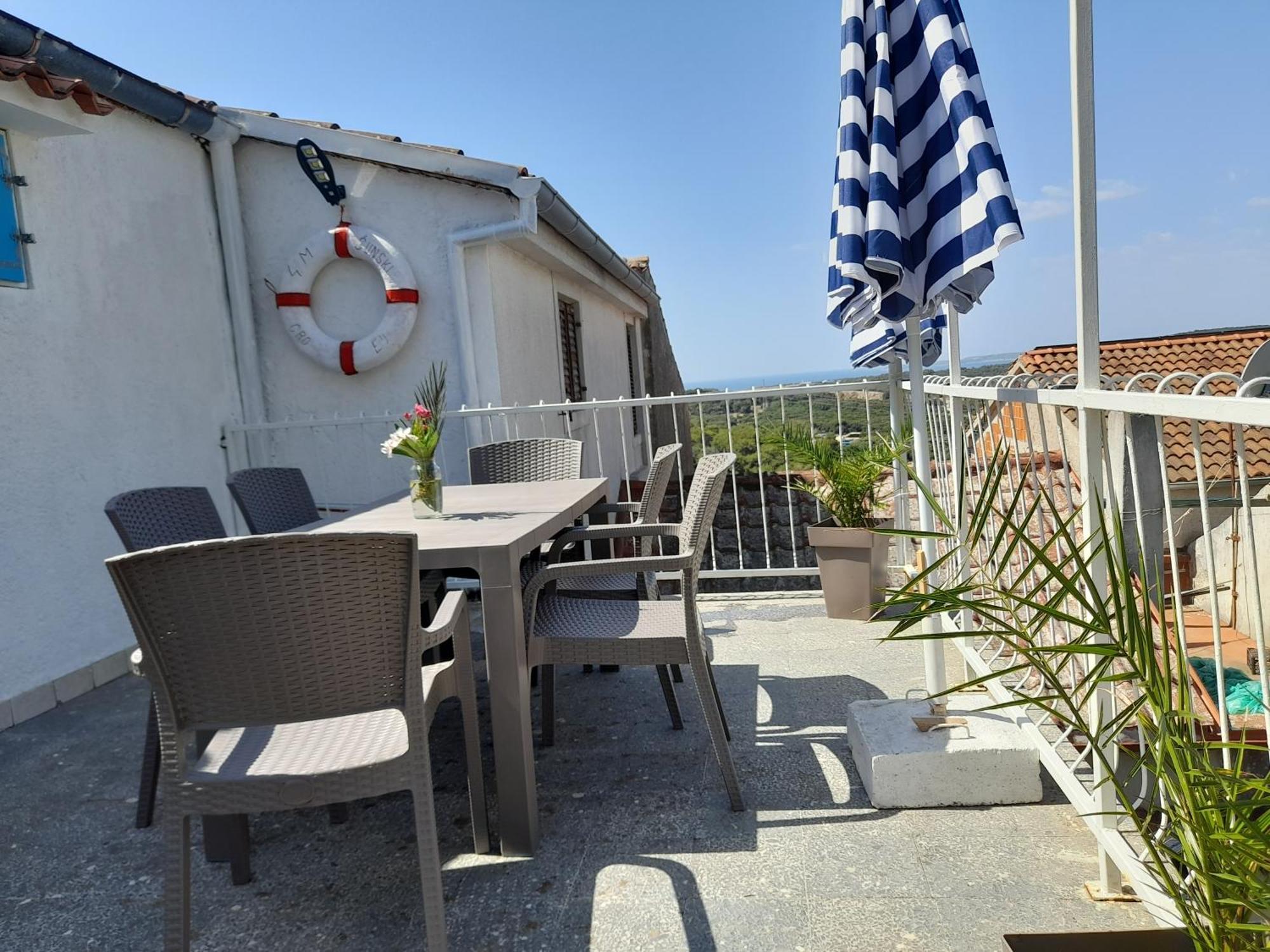 Apartment 4M Cunski Bagian luar foto